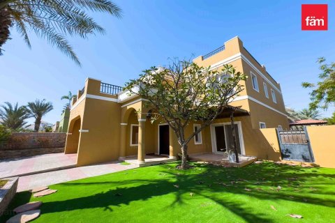 Villa en Dubai, 5 dormitorios, 561 m², № 95780 - foto 2