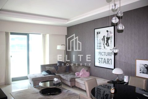 Apartment in DAMAC Towers by Paramount, Business Bay, Dubai studio, 98 sq.m. № 85521 - photo 2