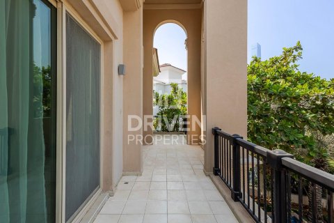 Villa in Jumeirah Islands, Dubai 4 bedrooms, 1026 sq.m. № 20777 - photo 22