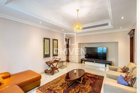 Villa in Jumeirah Islands, Dubai 4 bedrooms, 1026 sq.m. № 20777 - photo 4
