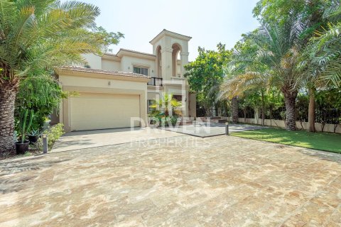 Villa in Jumeirah Islands, Dubai 4 bedrooms, 1026 sq.m. № 20777 - photo 7