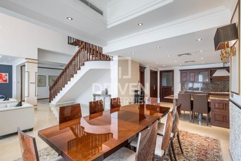 Villa in Jumeirah Islands, Dubai 4 bedrooms, 1026 sq.m. № 20777 - photo 12