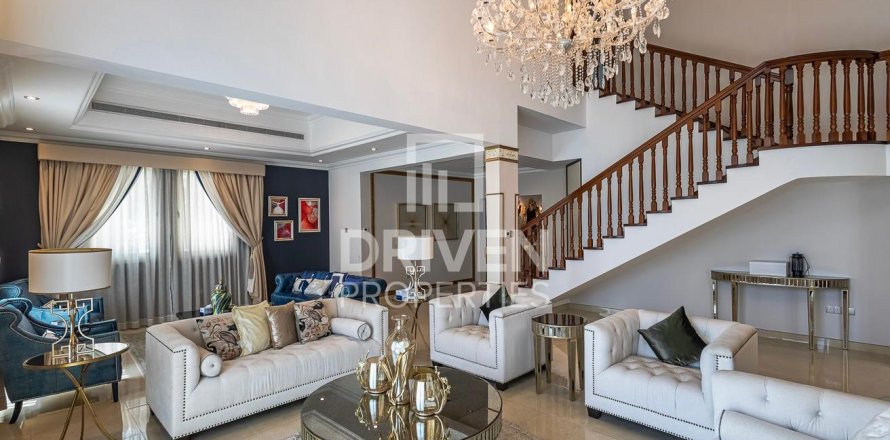 Villa in Jumeirah Islands, Dubai 4 bedrooms, 1026 sq.m. № 20777