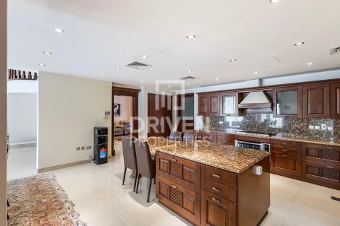 Villa in Jumeirah Islands, Dubai 4 bedrooms, 1026 sq.m. № 20777 - photo 5