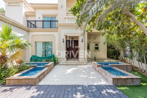 Villa in Jumeirah Islands, Dubai 4 bedrooms, 1026 sq.m. № 20777 - photo 6