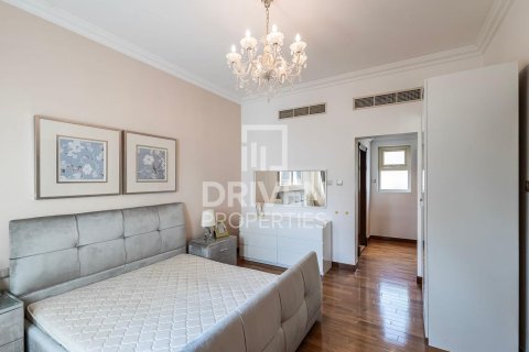 Villa in Jumeirah Islands, Dubai 4 bedrooms, 1026 sq.m. № 20777 - photo 9