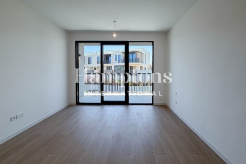 Adosado en Jebel Ali Industrial 1, Jebel Ali, Dubai, 3 dormitorios, 237.99983443 m², № 113135 - foto 2