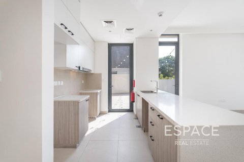 Снять в аренду виллу в Club Villas at Dubai Hills, Дубай Хилс Эстейт, Дубай: 3 спальни, 273м², № 62078 - фото 5