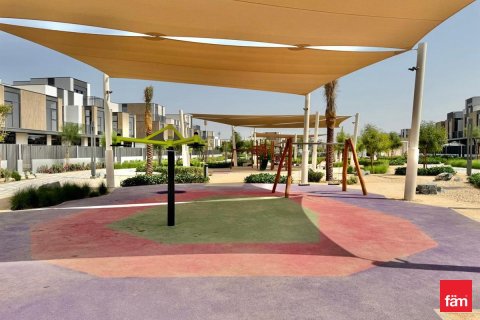 Villa in Dubai 3 bedrooms, 168.4 sq.m. № 97879 - photo 9