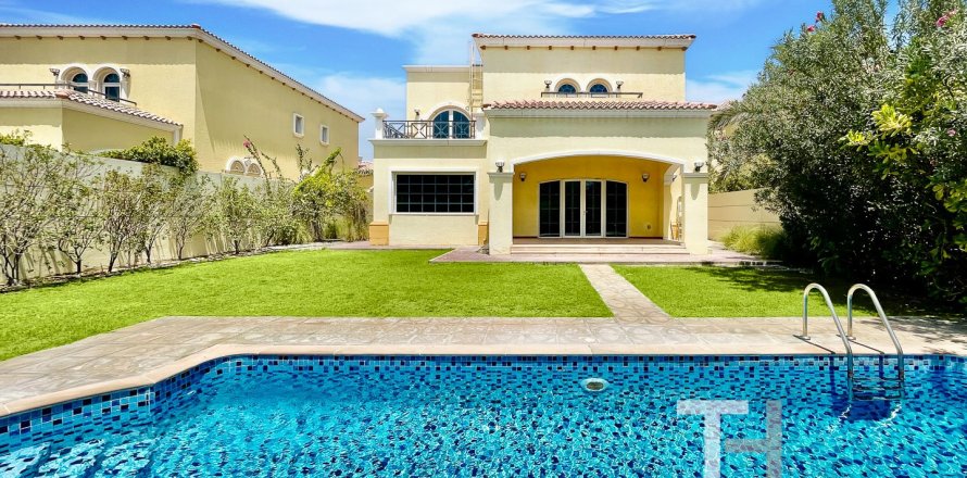 Вилла в Legacy, Jumeirah Park, Дубай, 4 спальни, 403м², № 13360