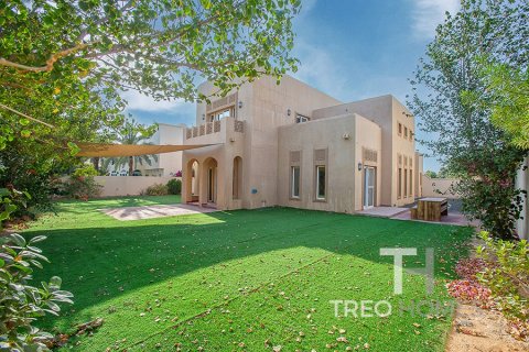 Villa en Arabian Ranches, Dubai, 5 dormitorios, 394 m², № 13357 - foto 1