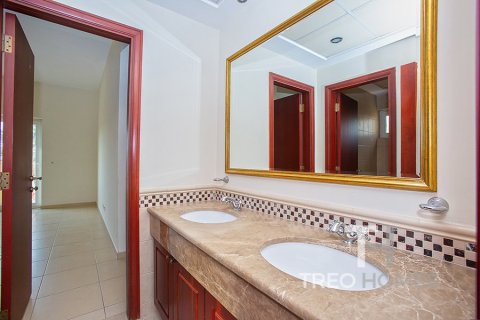 Villa en Arabian Ranches, Dubai, 5 dormitorios, 394 m², № 13357 - foto 28