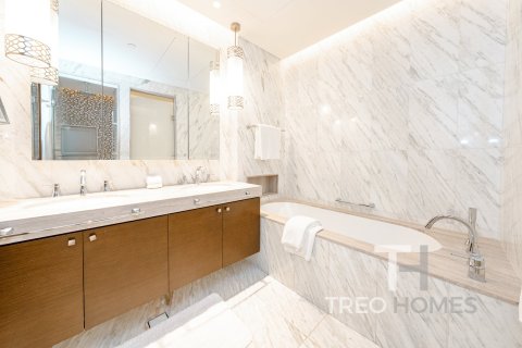 Apartment in Burj Khalifa, Dubai 3 bedrooms, 186 sq.m. № 13351 - photo 12
