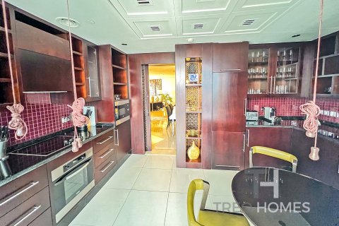 Купить квартиру в Бурдж-Халифе, Дубай: 2 спальни, 172м², № 13355 - фото 19