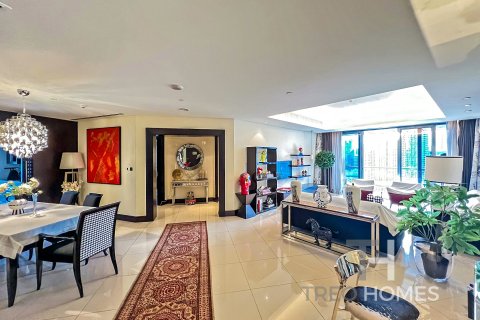 Купить квартиру в Бурдж-Халифе, Дубай: 2 спальни, 172м², № 13355 - фото 3