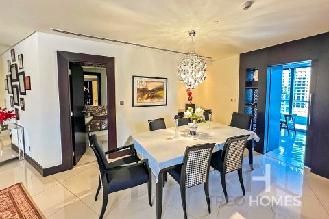 Купить квартиру в Бурдж-Халифе, Дубай: 2 спальни, 172м², № 13355 - фото 8