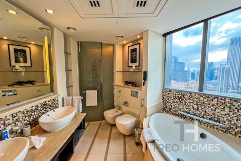 Купить квартиру в Бурдж-Халифе, Дубай: 2 спальни, 172м², № 13355 - фото 16