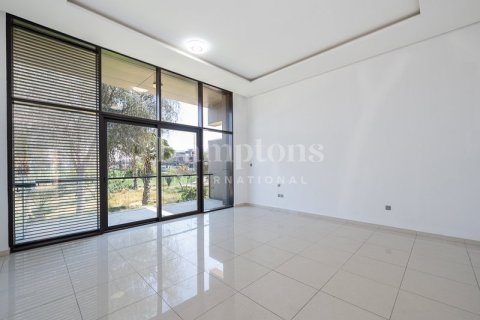 Снять в аренду виллу в DAMAC Hills (Akoya by DAMAC), Дубай: 5 спален, 640.00876700м², № 63587 - фото 8