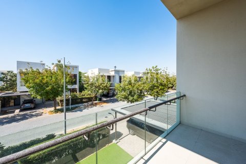 Снять в аренду виллу в DAMAC Hills (Akoya by DAMAC), Дубай: 5 спален, 640.00876700м², № 63587 - фото 18