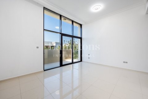 Снять в аренду виллу в DAMAC Hills (Akoya by DAMAC), Дубай: 5 спален, 640.00876700м², № 63587 - фото 7