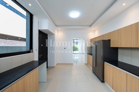 Снять в аренду виллу в DAMAC Hills (Akoya by DAMAC), Дубай: 5 спален, 640.00876700м², № 63587 - фото 4