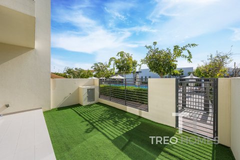 Townhouse in Arabian Ranches 2, Dubai 3 bedrooms, 185 sq.m. № 16807 - photo 13