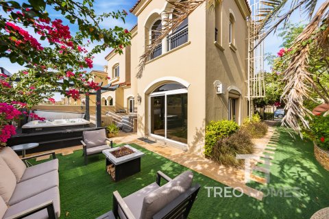 Townhouse in Casa Dora, Serena, Dubai 3 bedrooms, 213 sq.m. № 16801 - photo 1