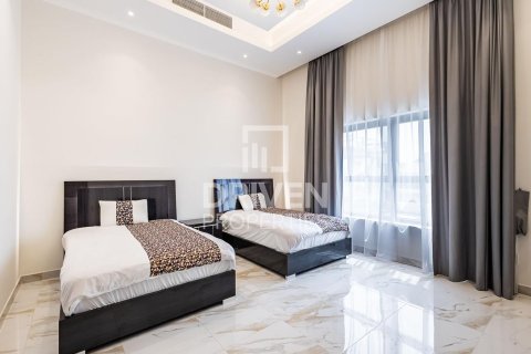 Снять в аренду виллу в Nad Al Sheba 1, Nadd Al Sheba, Дубай: 5 спален, 632м², № 20544 - фото 17