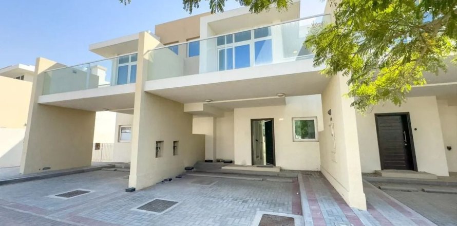 Вилла в Дубае, 3 спальни, 115.3м², № 24590