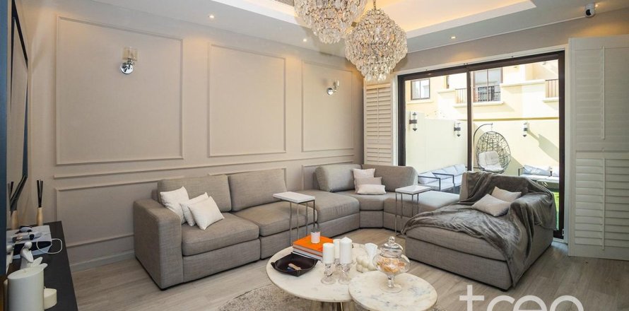 Townhouse in Reem, Dubai 3 bedrooms, 221.57 sq.m. № 138047