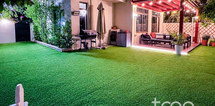 Adosado en Noor Townhouses, Town Square, Dubai, 4 dormitorios, 219.9 m², № 138045