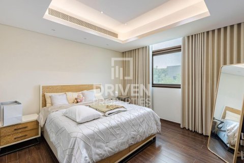 Villa in Meydan, Dubai 4 bedrooms, 219.34 sq.m. № 126834 - photo 5
