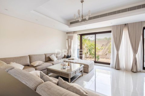 Villa in Meydan, Dubai 4 bedrooms, 219.34 sq.m. № 126834