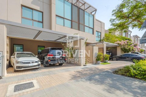 Villa in Meydan, Dubai 4 bedrooms, 219.34 sq.m. № 126834 - photo 25
