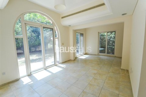 Villa en Dubai Sports City, Dubai, 4 dormitorios, 316 m², № 44585 - foto 9