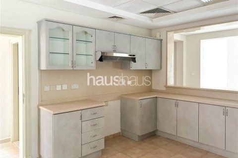 Villa en Dubai Sports City, Dubai, 4 dormitorios, 316 m², № 44585 - foto 6