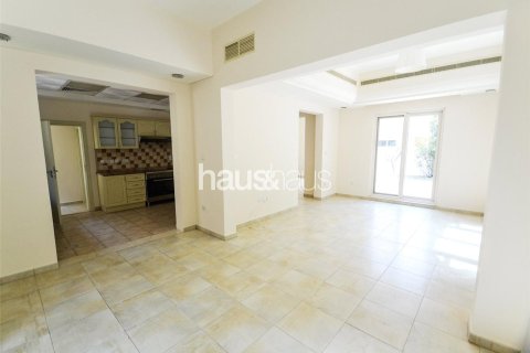 Villa en Dubai Sports City, Dubai, 4 dormitorios, 316 m², № 44585 - foto 10