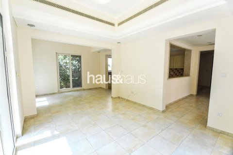 Villa en Dubai Sports City, Dubai, 4 dormitorios, 316 m², № 44585 - foto 8