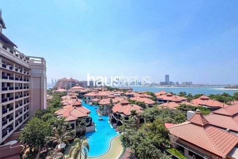 Apartment in Palm Jumeirah, Dubai 2 bedrooms, 165 sq.m. № 44582 - photo 9