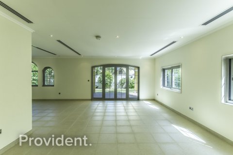 Villa en Jumeirah Park, Dubai, 3 dormitorios, № 2417 - foto 2