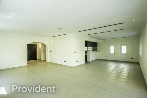 Villa en Jumeirah Park, Dubai, 3 dormitorios, № 2417 - foto 5