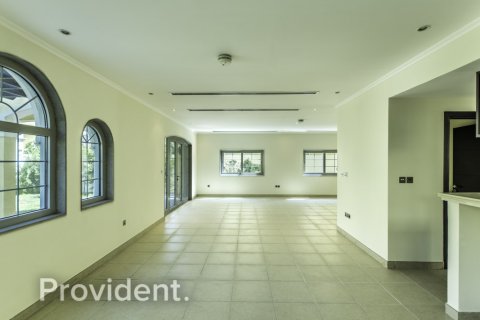 Villa en Jumeirah Park, Dubai, 3 dormitorios, № 2417 - foto 1