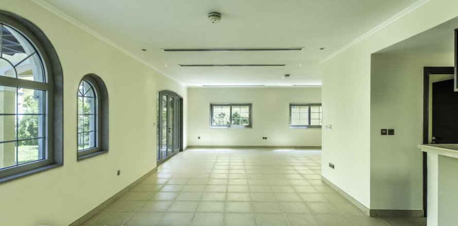 Villa en Jumeirah Park, Dubai, 3 dormitorios, № 2417