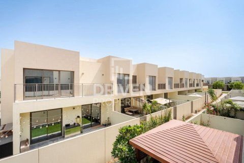 Снять в аренду виллу в EMAAR South, Dubai South (Dubai World Central), Дубай: 4 спальни, 237м², № 66604 - фото 24