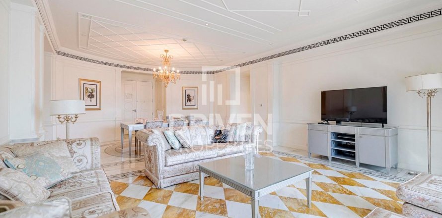 Apartamento en Culture Village, Dubai, 3 dormitorios, 208 m², № 66606