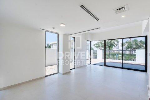 Villa in The Valley, Dubai 4 bedrooms, 257 sq.m. № 66601 - photo 2