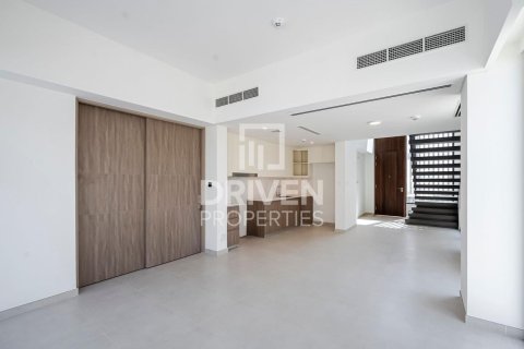 Villa in The Valley, Dubai 4 bedrooms, 257 sq.m. № 66601 - photo 1