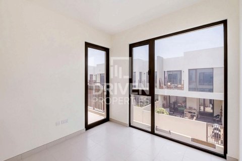 Villa en EMAAR South, Dubai South (Dubai World Central), Dubai, 3 dormitorios, 137.78 m², № 127819 - foto 8