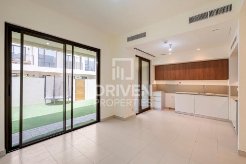 Villa en EMAAR South, Dubai South (Dubai World Central), Dubai, 3 dormitorios, 137.78 m², № 127819 - foto 12