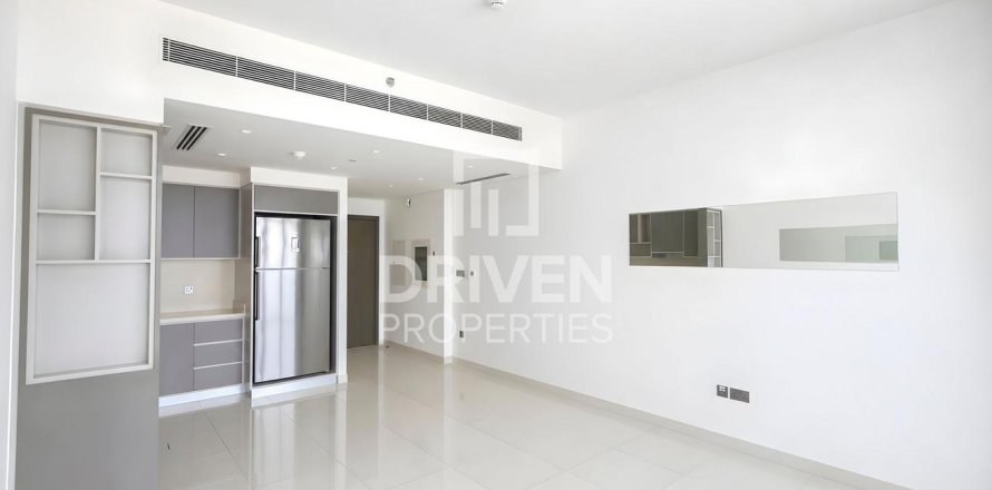 Apartment in EMAAR Beachfront, Dubai Harbour, Dubai 2 bedrooms, 119.1 sq.m. № 127820